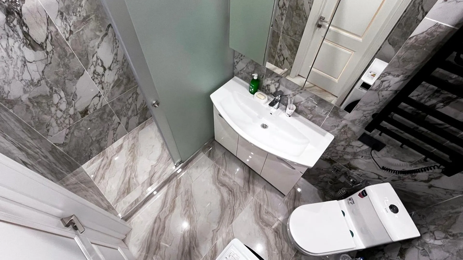 Newest Meridian Residence 105 & Drinking Water As A Gift Almaty Apartment